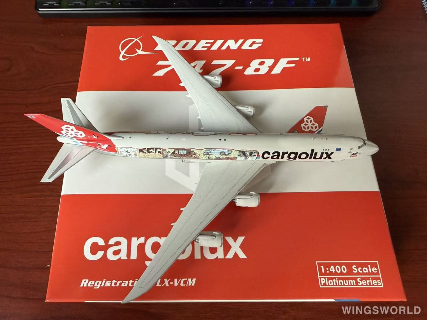 Phoenix 1:400 PH11328 Cargolux 卢森堡货运航空 Boeing 747-8F LX-VCM