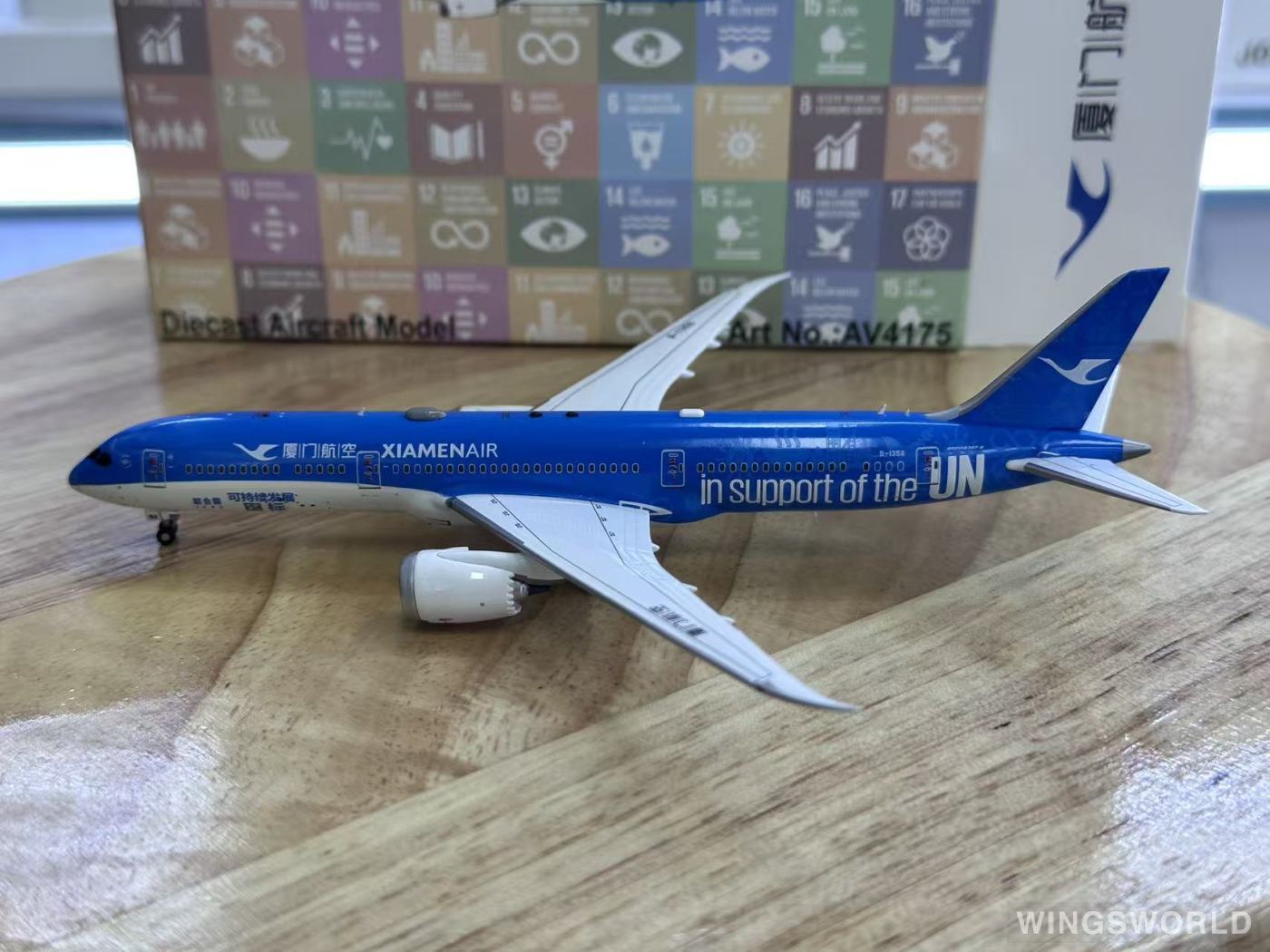 Aviation400 1:400 AV4175 XiamenAir 厦门航空 Boeing 787-9 B-1356
