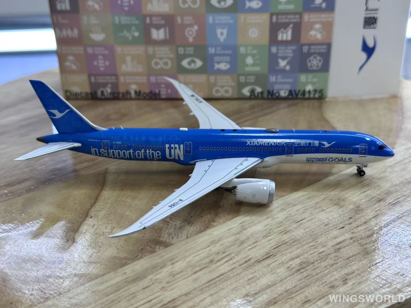 Aviation400 1:400 AV4175 XiamenAir 厦门航空 Boeing 787-9 B-1356