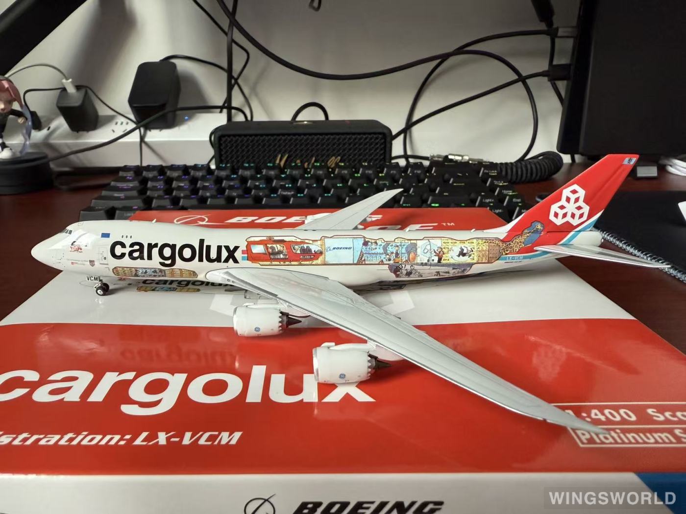 Phoenix 1:400 PH11328 Cargolux 卢森堡货运航空 Boeing 747-8F LX-VCM
