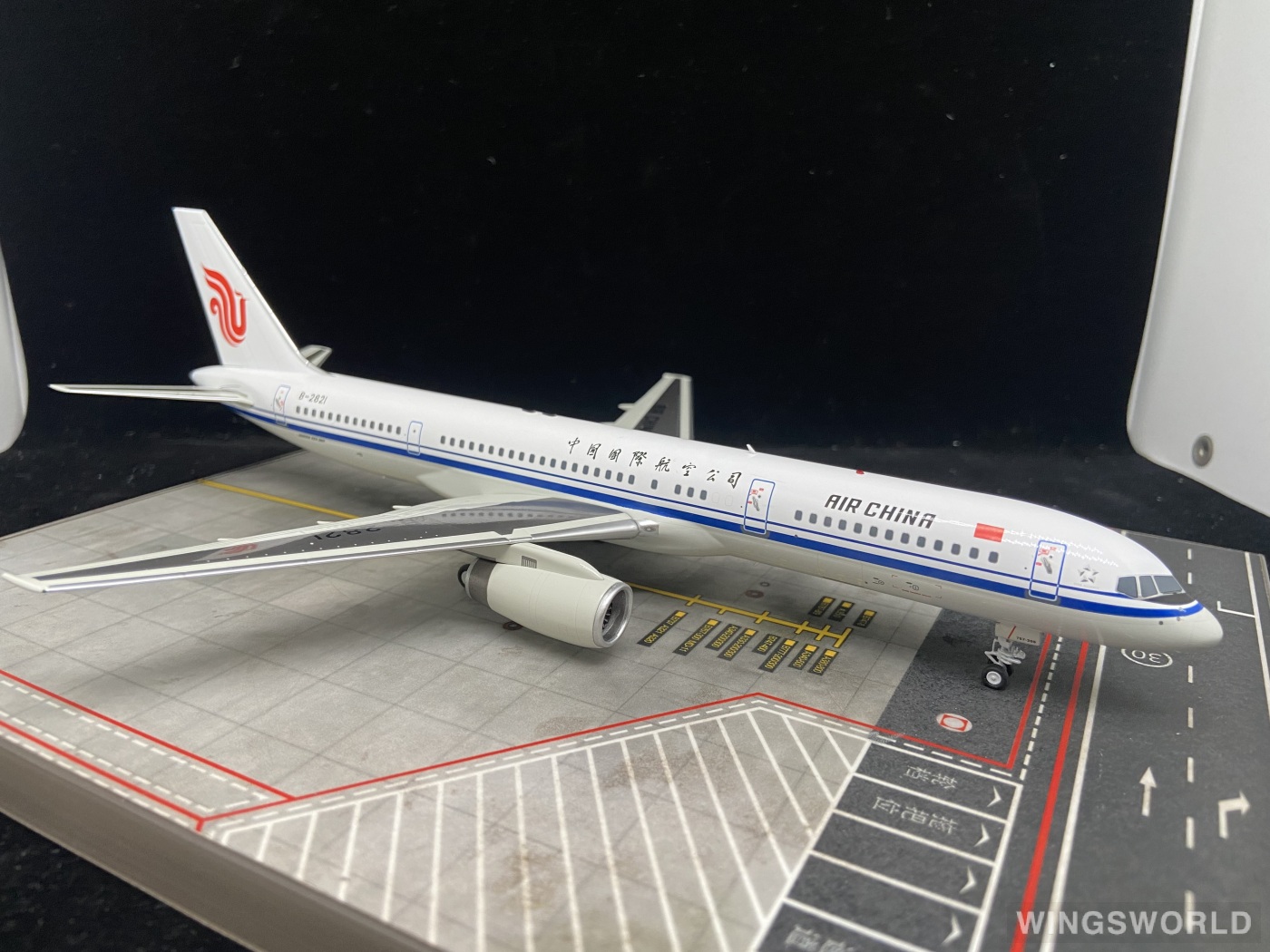 NGmodels 1:200 NG42010 Air China 中国国际航空 Boeing 757-200 B-2821