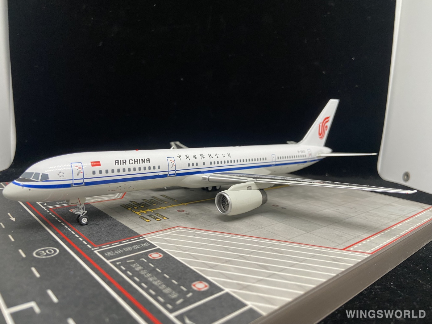 NGmodels 1:200 NG42010 Air China 中国国际航空 Boeing 757-200 B-2821