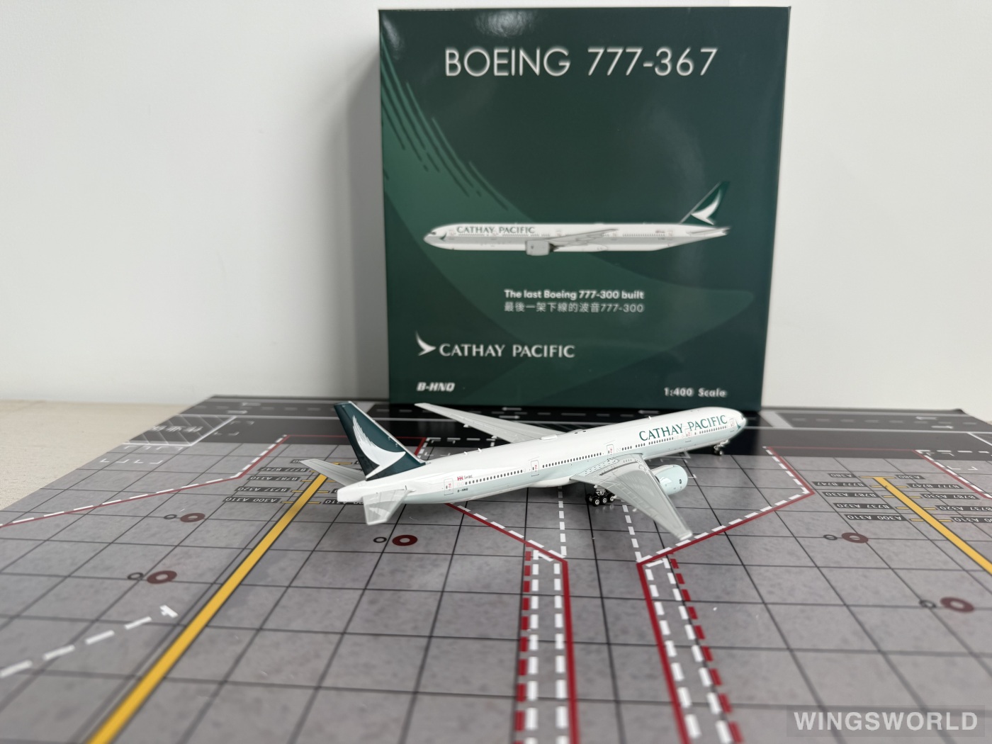 Phoenix 1:400 PH04650 Cathay Pacific 国泰航空 Boeing 777-300 B-HNQ