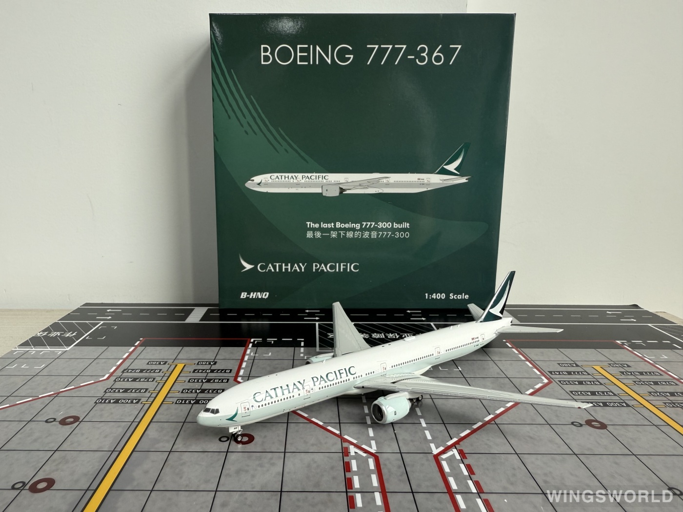 Phoenix 1:400 PH04650 Cathay Pacific 国泰航空 Boeing 777-300 B-HNQ