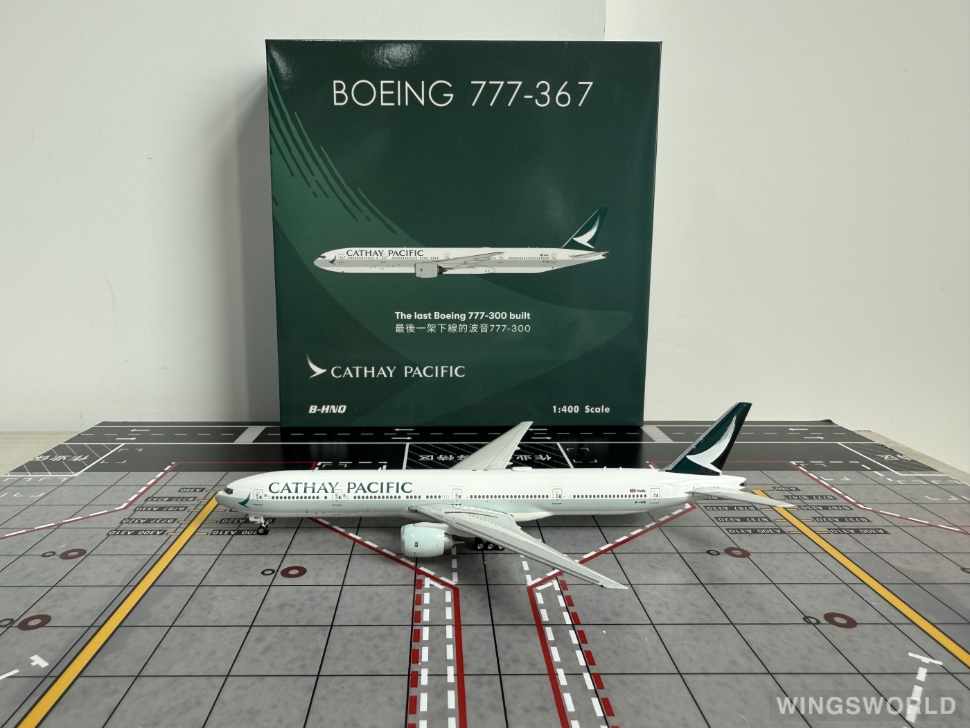 Phoenix 1:400 PH04650 Cathay Pacific 国泰航空 Boeing 777-300 B-HNQ