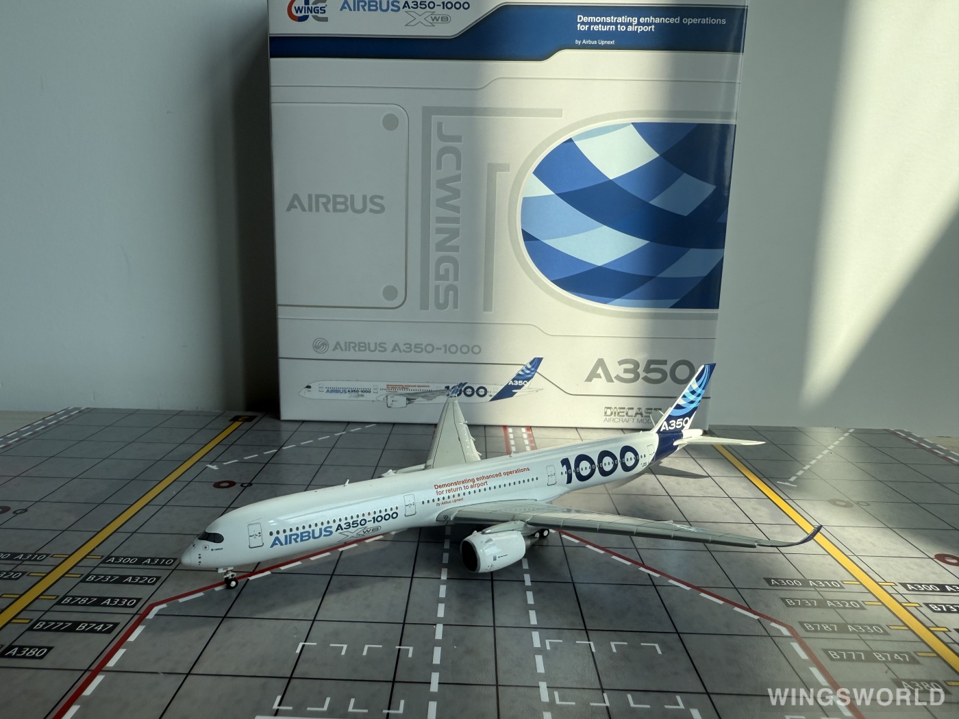JC Wings 1:400 LH4355A Airbus 空中客车 Airbus A350-1000 F-WMIL