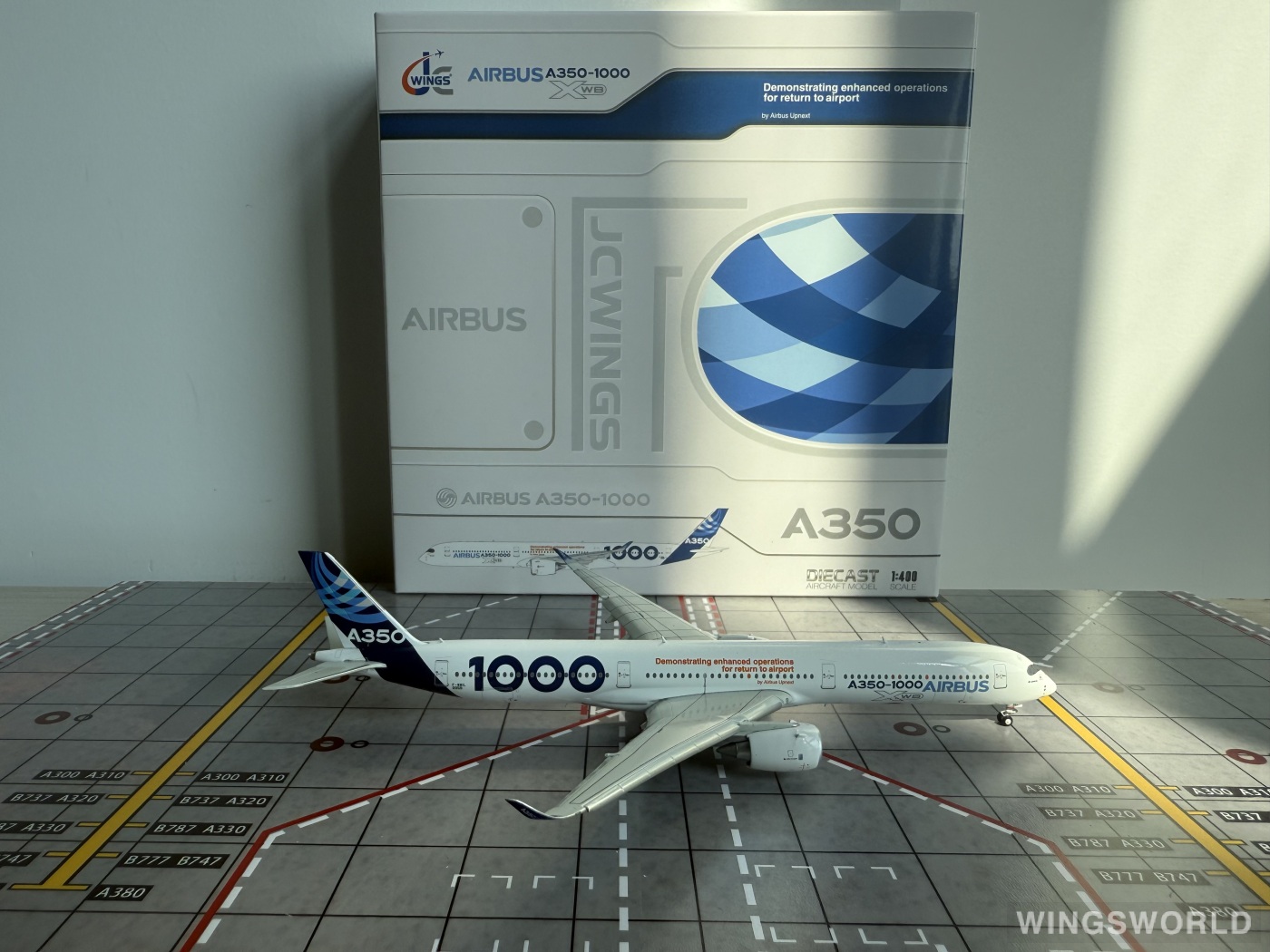 JC Wings 1:400 LH4355A Airbus 空中客车 Airbus A350-1000 F-WMIL