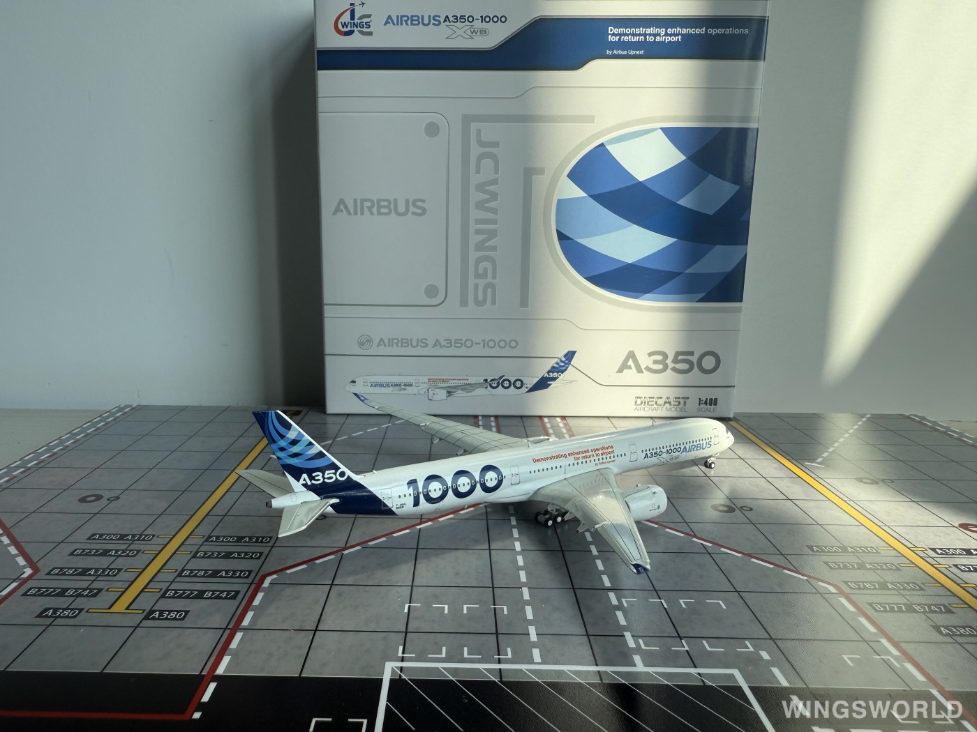 JC Wings 1:400 LH4355A Airbus 空中客车 Airbus A350-1000 F-WMIL
