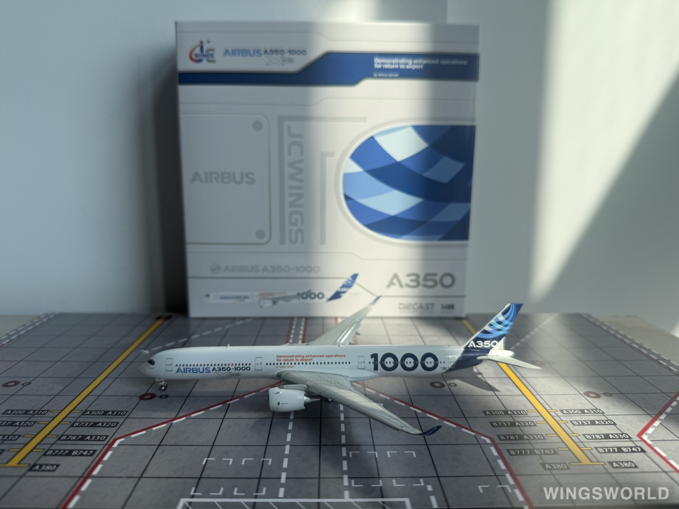 JC Wings 1:400 LH4355A Airbus 空中客车 Airbus A350-1000 F-WMIL