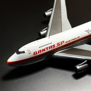 Qantas 澳洲航空 Boeing 747SP VH-EAB  EW474S006 JC Wings 1:400