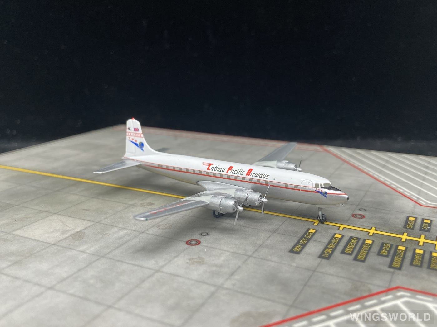 Herpa 1:400 562164 Cathay Pacific 国泰航空 Douglas DC-6 VR-HFG