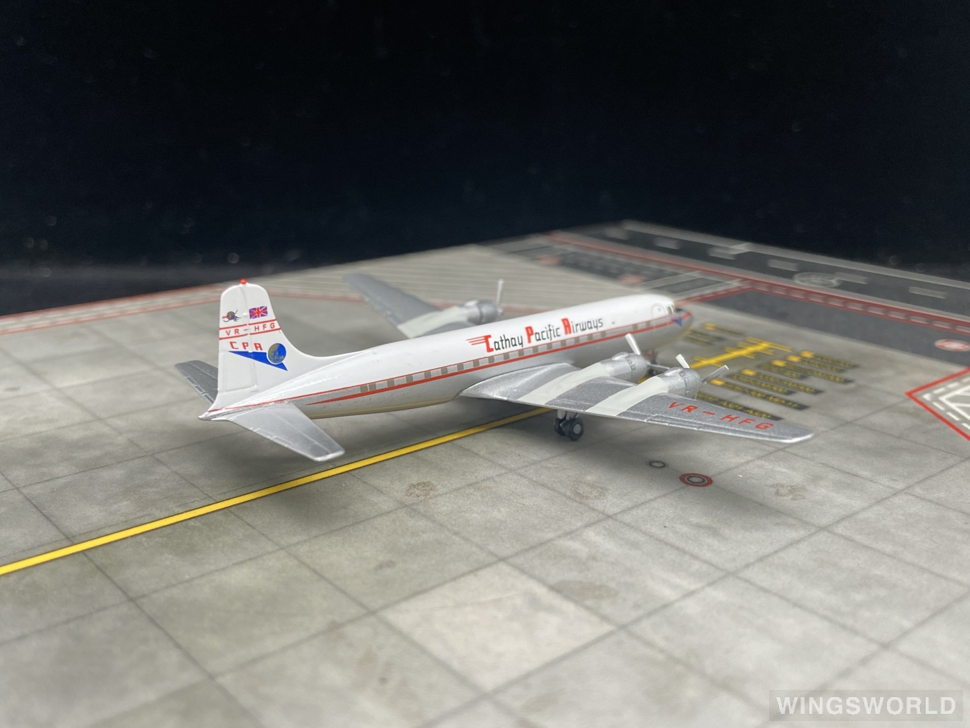 Herpa 1:400 562164 Cathay Pacific 国泰航空 Douglas DC-6 VR-HFG