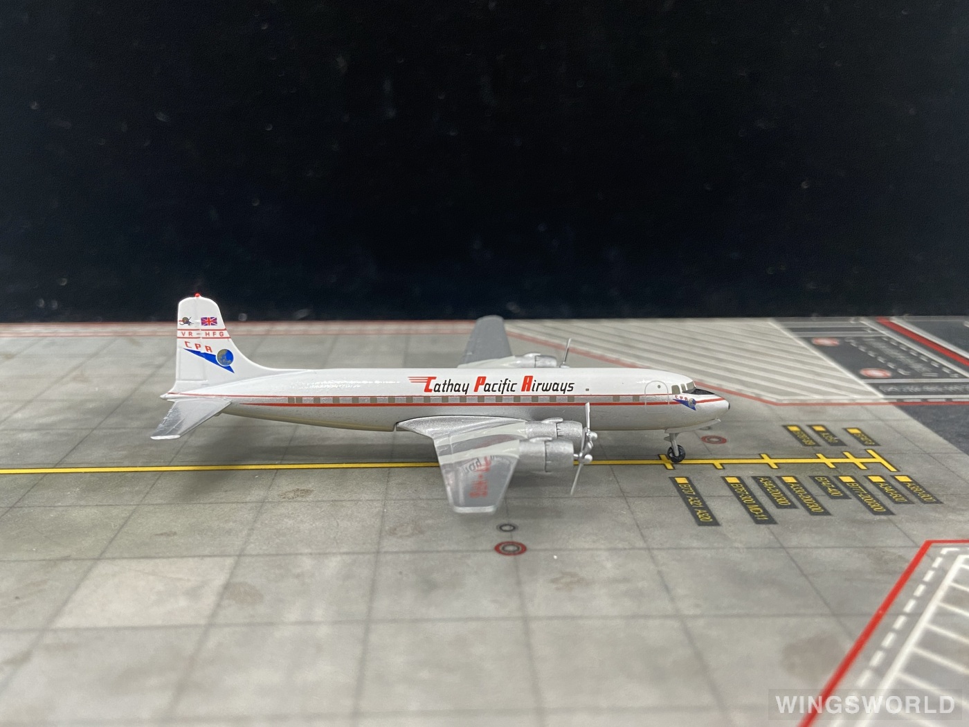 Herpa 1:400 562164 Cathay Pacific 国泰航空 Douglas DC-6 VR-HFG