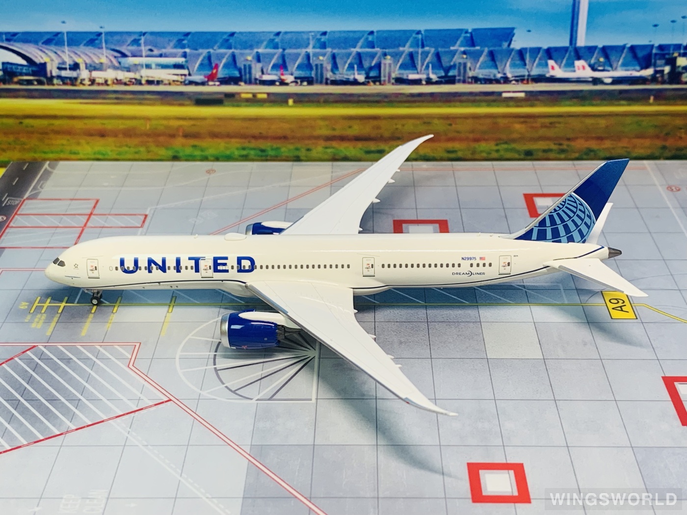 NGmodels 1:400 NG55040 United Airlines 美国联合航空 Boeing 787-9 N29975