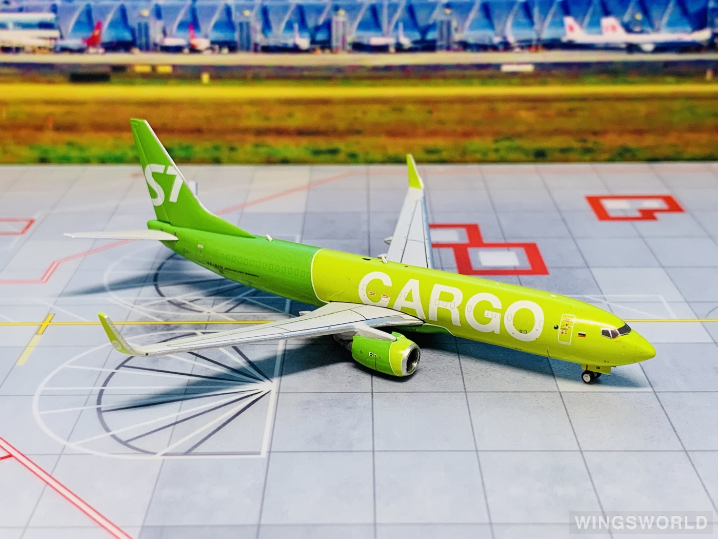 Geminijets 1:400 GJSBI2004 S7 Airlines 西伯利亚航空 Boeing 737-800 VP-BEN