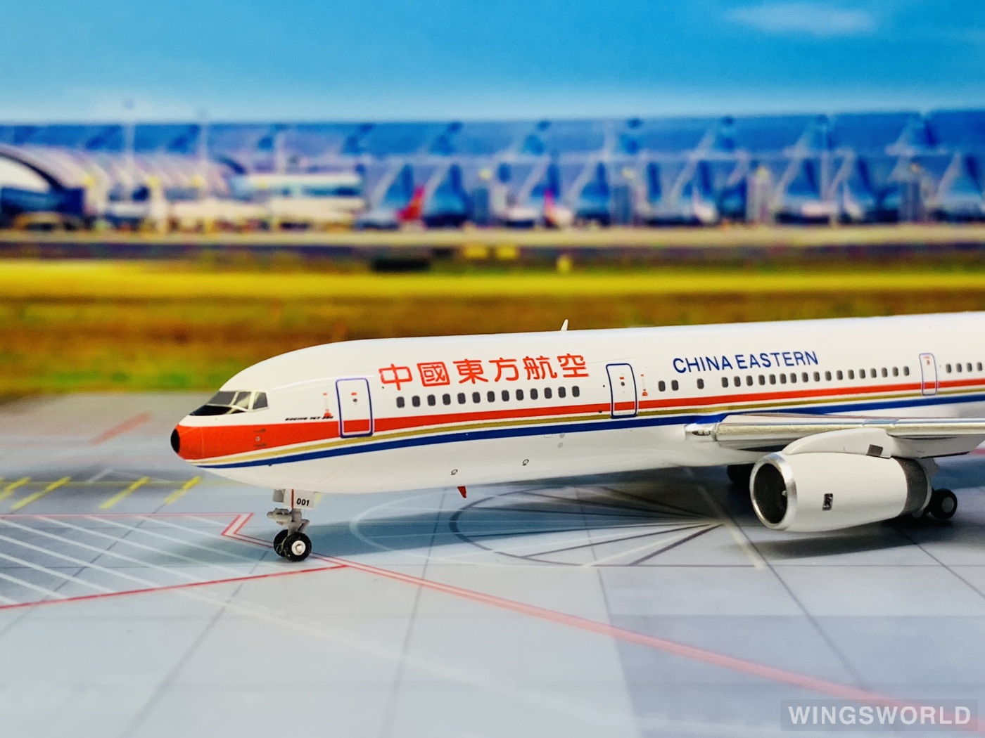 Creating Dreams Wings 1:400 CW24009 China Eastern 中国东方航空 Boeing 767-300 B-5001