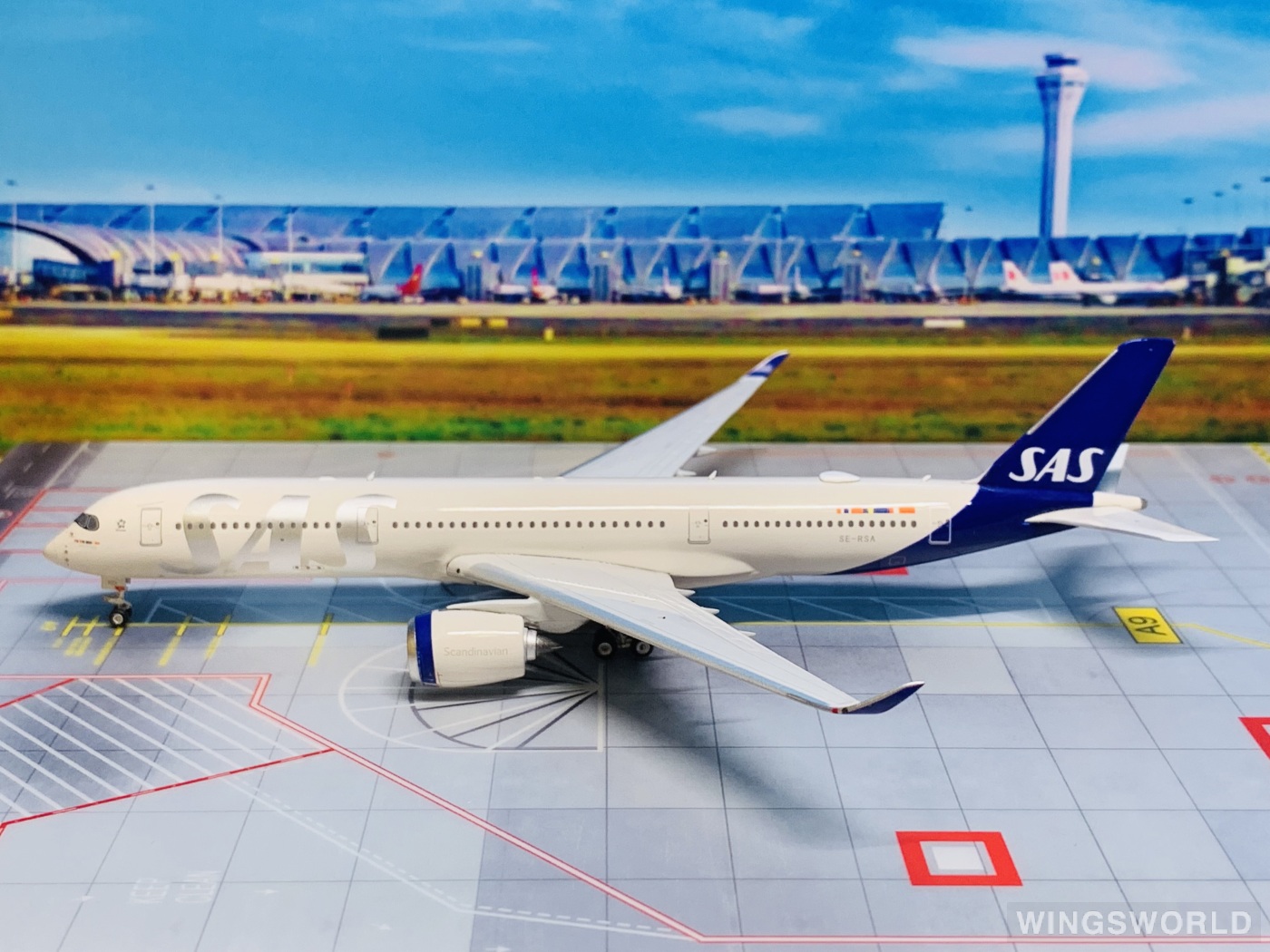 Phoenix 1:400 PH11581 SAS 北欧航空 Airbus A350-900 SE-RSA