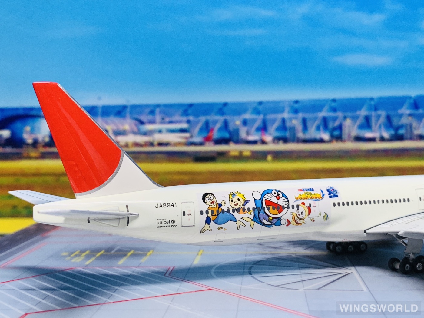 Phoenix 1:400 PHJA8941 Japan Airlines 日本航空 Boeing 777-300 JA8941