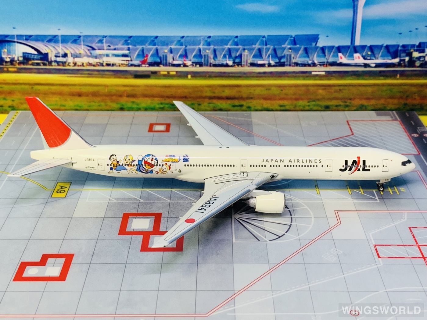 Phoenix 1:400 PHJA8941 Japan Airlines 日本航空 Boeing 777-300 JA8941