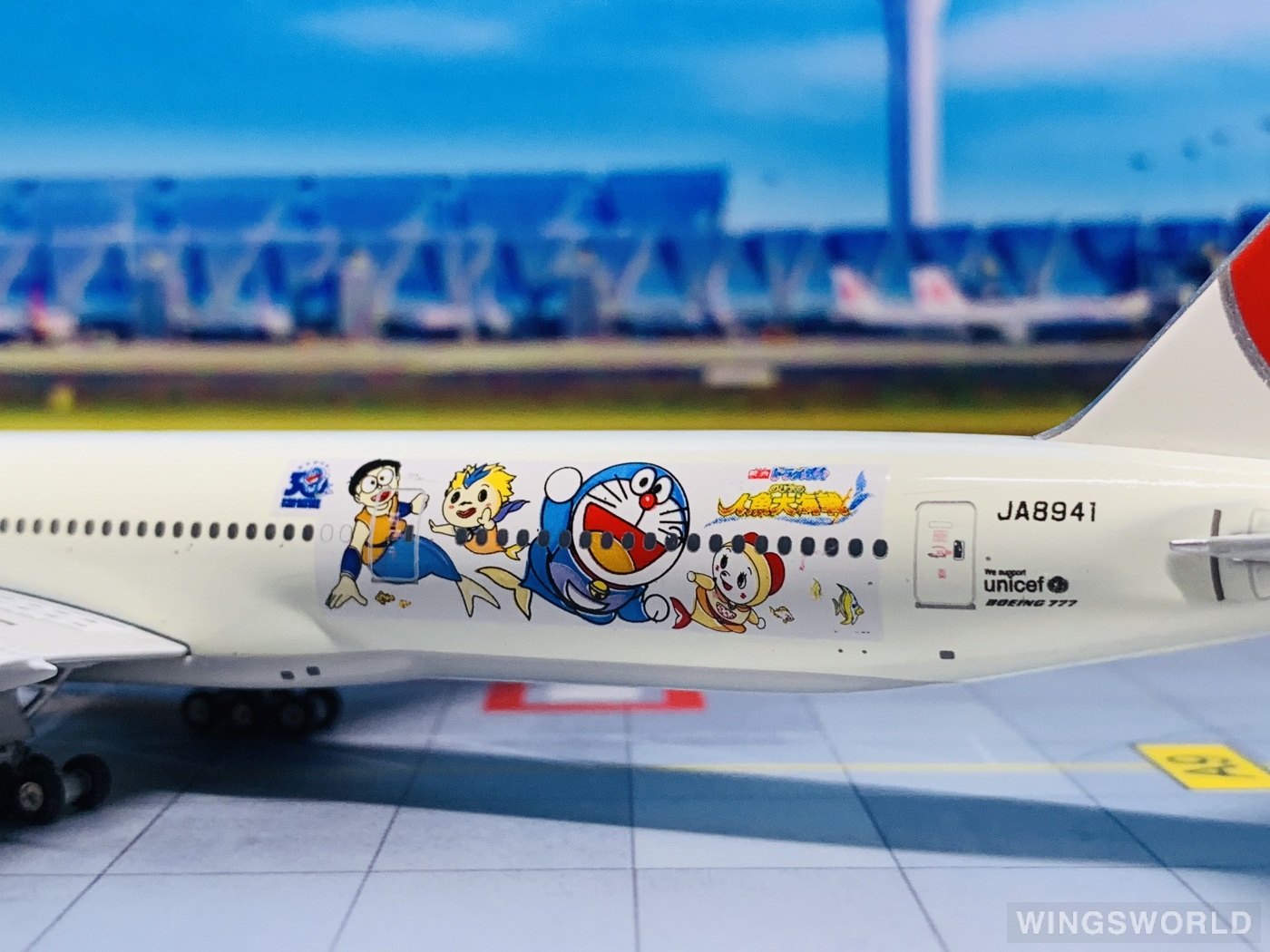 Phoenix 1:400 PHJA8941 Japan Airlines 日本航空 Boeing 777-300 JA8941