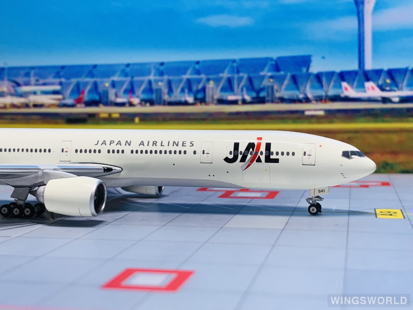 Phoenix 1:400 PHJA8941 Japan Airlines 日本航空 Boeing 777-300 JA8941