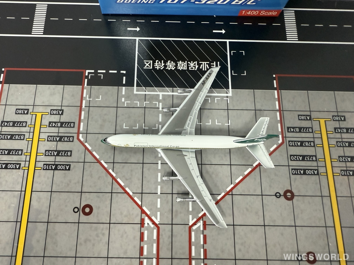 AeroClassics 1:400 AC419943 PIA 巴基斯坦航空 Boeing 707-300 AP-AXA