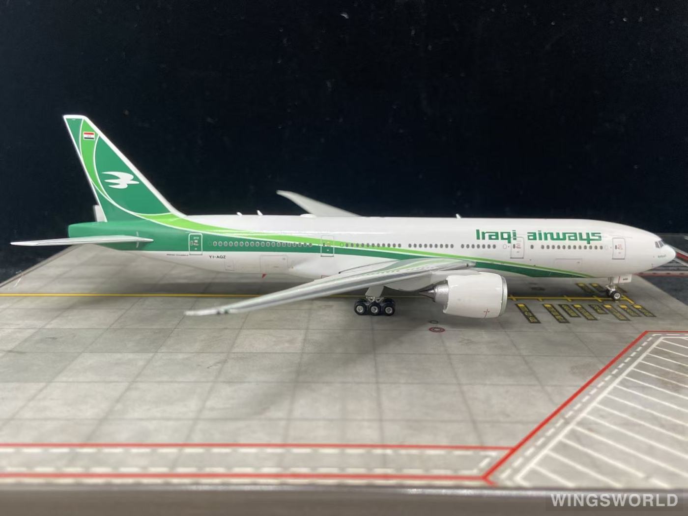 Phoenix 1:400 PH12028 Iraqi Airways 伊拉克航空 Boeing 777-200LR YI-AQZ