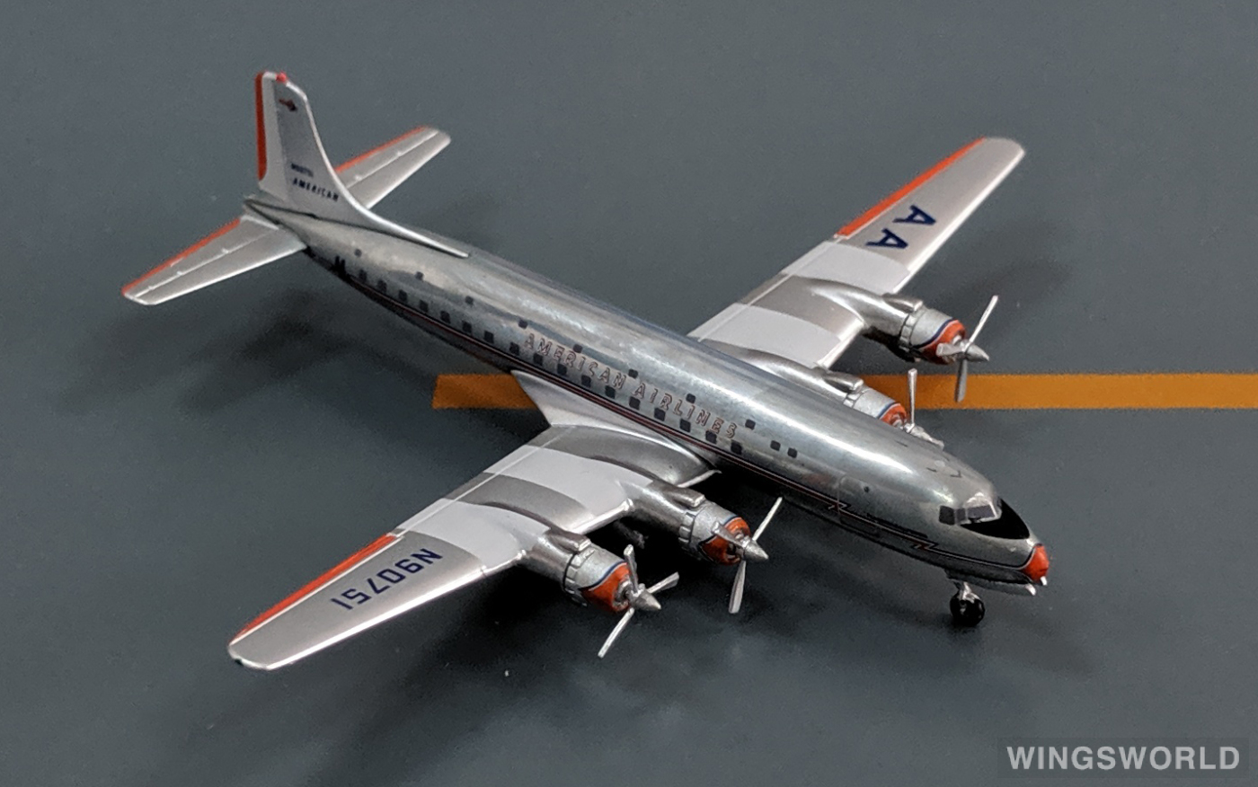 AeroClassics 1:400 ACN90751 American Airlines 美国航空 Douglas DC-6 N90751